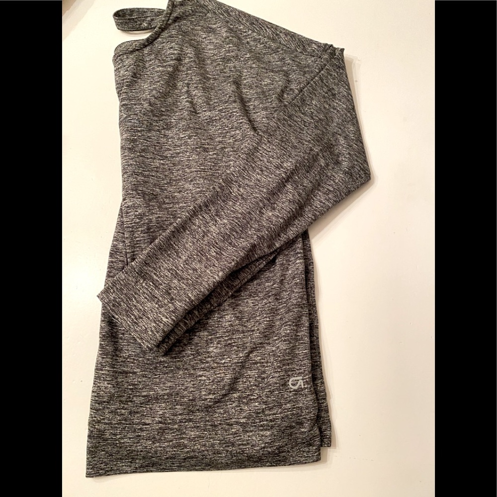 GapFit Brushed Tech Jersey W/ lattice back. Size M